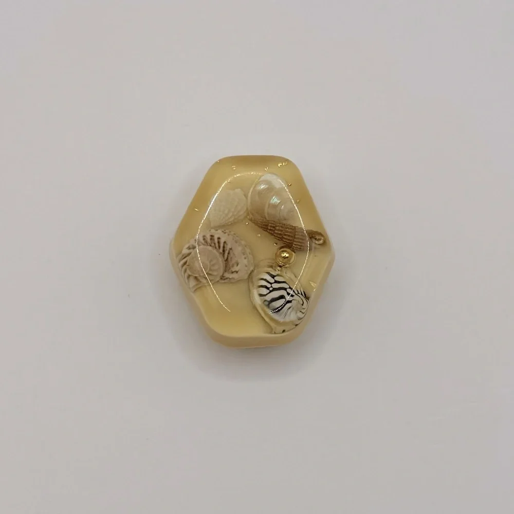 VINTAGE Resin Shell Button Cover - Picture 10 of 14